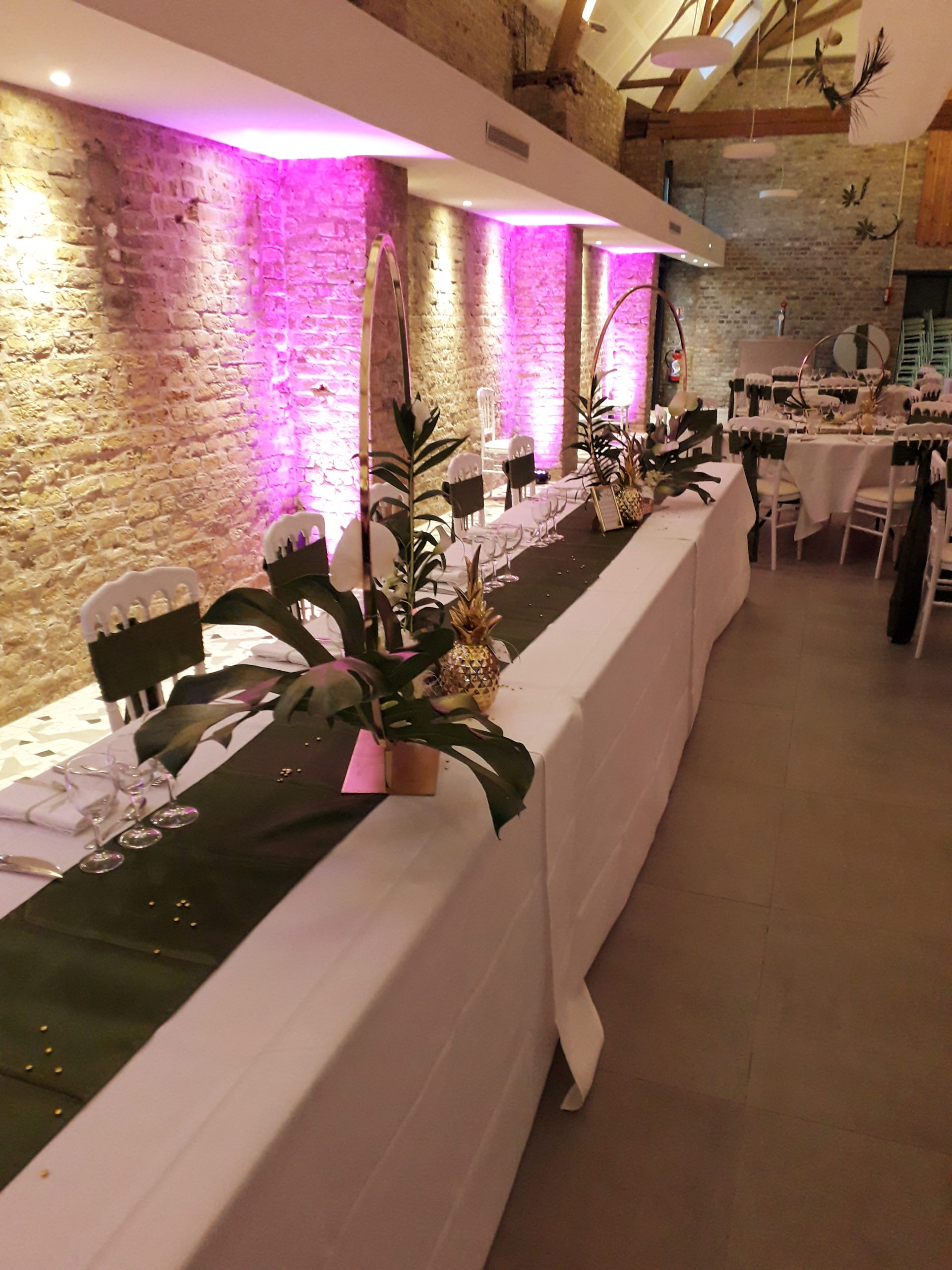 Table d'honneur mise en lumière